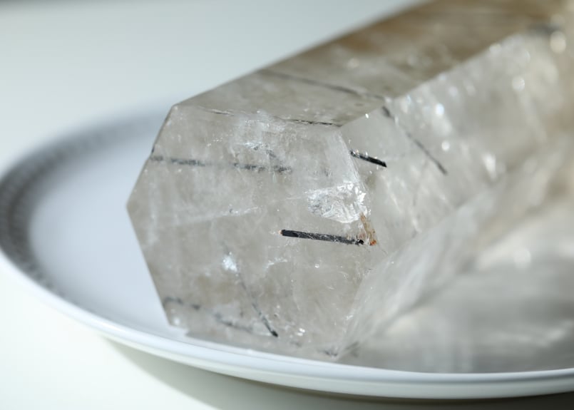 神聖なる光の柱】虹入りスモーキーブラックトルマリンインクォーツ