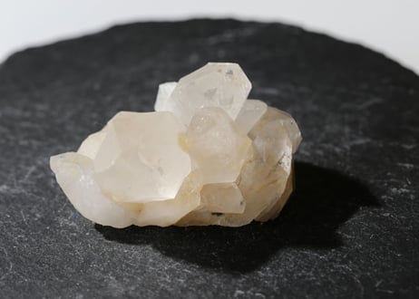 【hug】虹入り マニカラン水晶