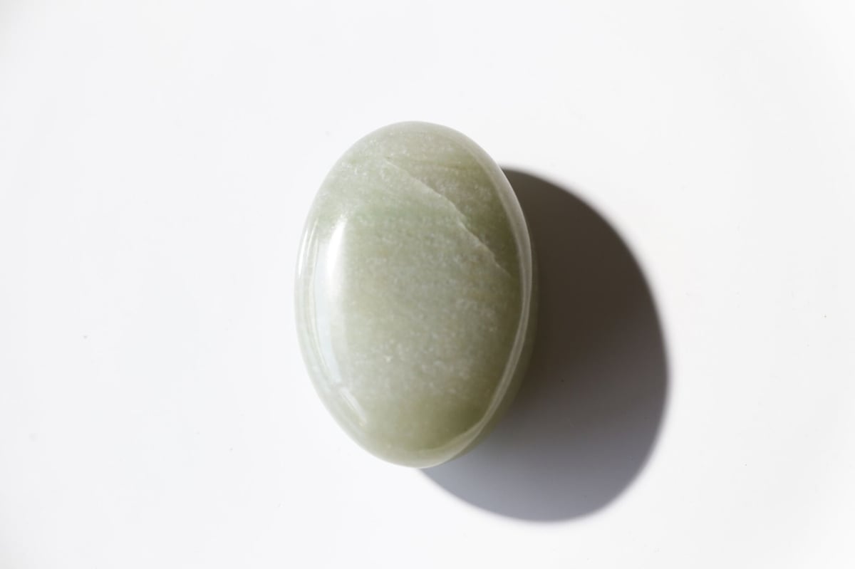 ケアする】グリーンクォーツァイト 握り石 | Y.S.Y24