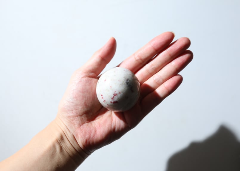 あなたを光らせる魔法】シナバーインクォーツ スフィア | Y.S.Y24