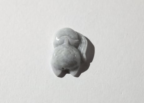 【伝統的な温もり】ビルマ産 ラベンダー翡翠 きつね