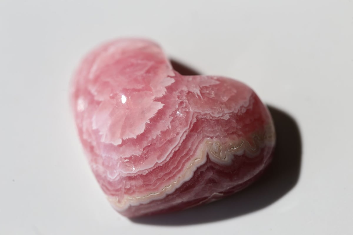 イーダーオーバーシュタイン磨きのロードクロサイト（ハート型） イーダーオーバーシュタイン磨きのロードクロサイト（ハート型