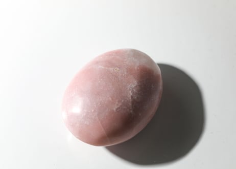 【魅了する】ピンクオパール 握り石