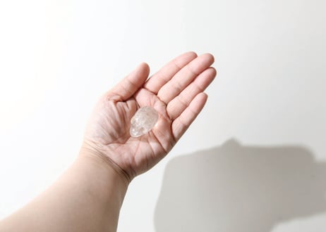 【CONNECTION つながり（必要なものすべてと繋がる） シジル封入 オリジナルカード付き❣️】虹入り クリアクォーツ スカル ※イベントクーポン使用不可