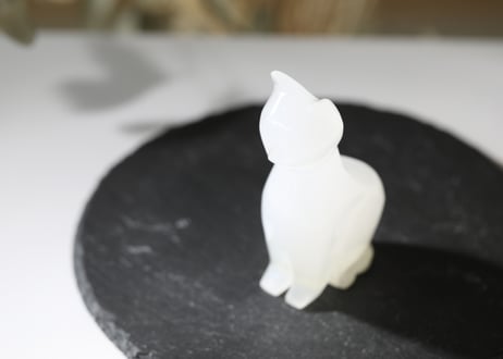 【社を守る猫】ホワイトカルサイト ねこ