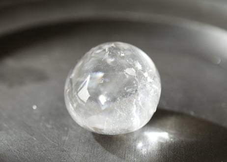 技封入❣️【潜在能力を引き出す】ハイクオリティ 虹入り クリアクォーツ 握り石 ※イベントクーポン使用不可