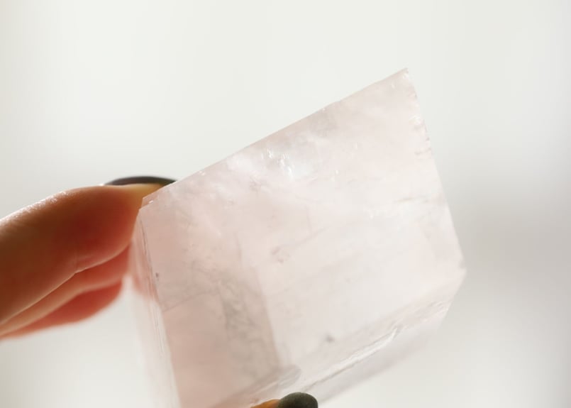 原石（オプティカルカルサイト15）ピンク 原石（オプティカルカルサイト15）ピンク - メルカリ