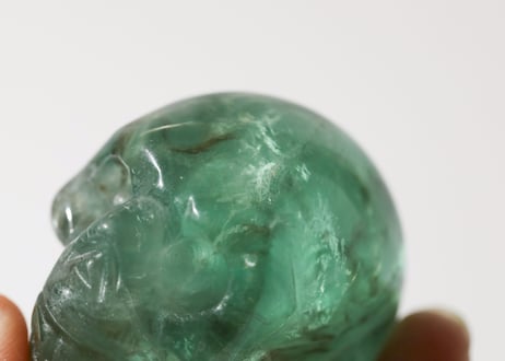 【覚醒の記憶】ハイクオリティ 虹入り グリーンフローライト スカル