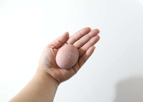 【まあるい愛の中へ】ピンクオパール 握り石