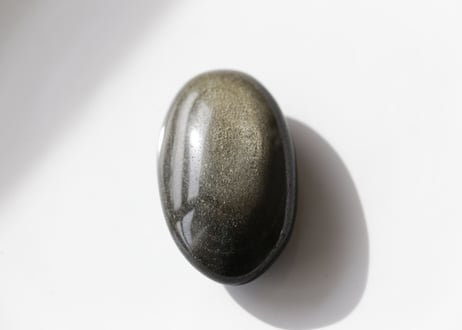ゴールドシーンオブシディアンの小さな握り石　【照らす】