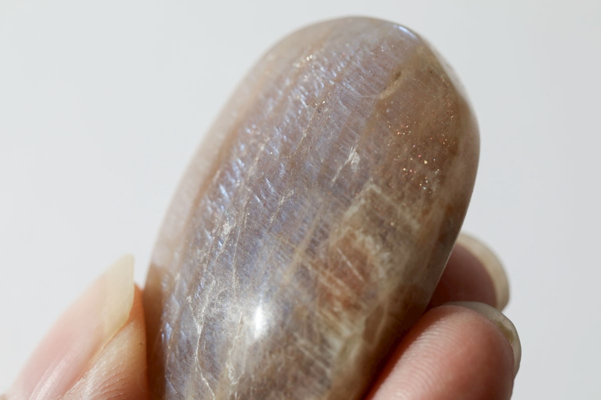 寄り添う月】ムーンストーン 握り石 | Y.S.Y24