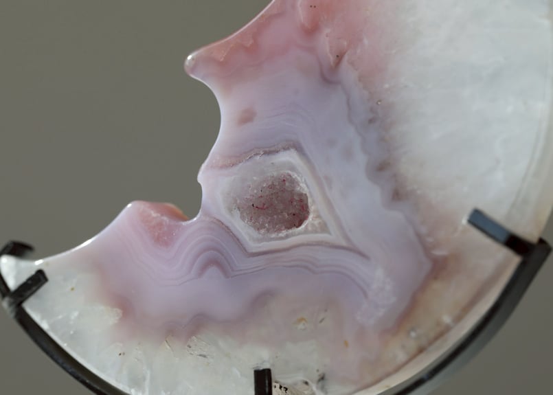 【アゲート】 ドゥルージー　ムーン シェイプ スタンド付き アゲート】 ドゥルージー ムーン シェイプ スタンド付き 【公式通販】