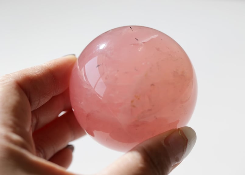 ハートをあたためる】濃いローズクォーツ スフィア | Y.S.Y24