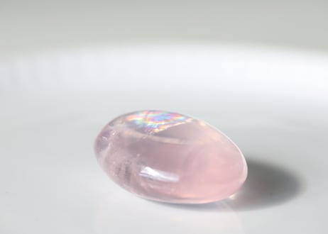 スーパークオリティ 虹入り ローズクォーツ　【DREAM】