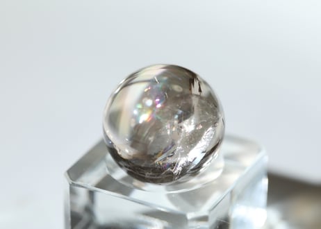 【奇跡がほほえむ】虹入り アイリスクォーツ スフィア