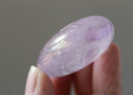 【ちいさな宝物】エンジェルオーラ アメジスト 小さな握り石