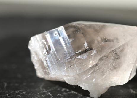 【ガネーシャが住む石】ガネッシュヒマール産水晶 ポイント