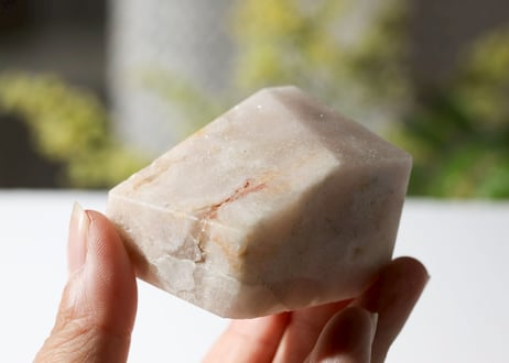 ガーデンクォーツ フリーフォーム 紫 ピンク 緑 楽天市場】アメジストガーデンクォーツ 庭園水晶 8mm～14mm玉 天然石 2