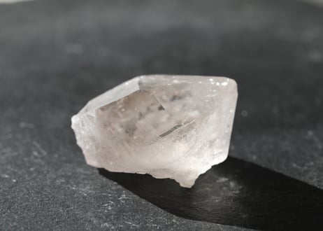 【ガネーシャが住む石】ガネッシュヒマール産水晶 ポイント