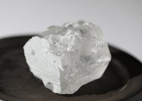 【氷の如く】虹入り クリアクォーツ ハーフポリッシュ