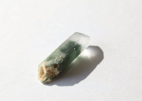 【命の繋がり】ミナスジェライス州産 グリーンファントムクォーツ ポイント