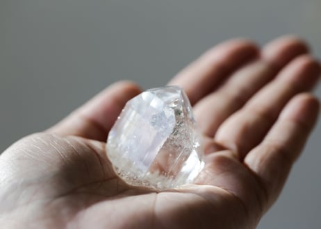 【太陽の宝石】虹入り クリアトパーズ