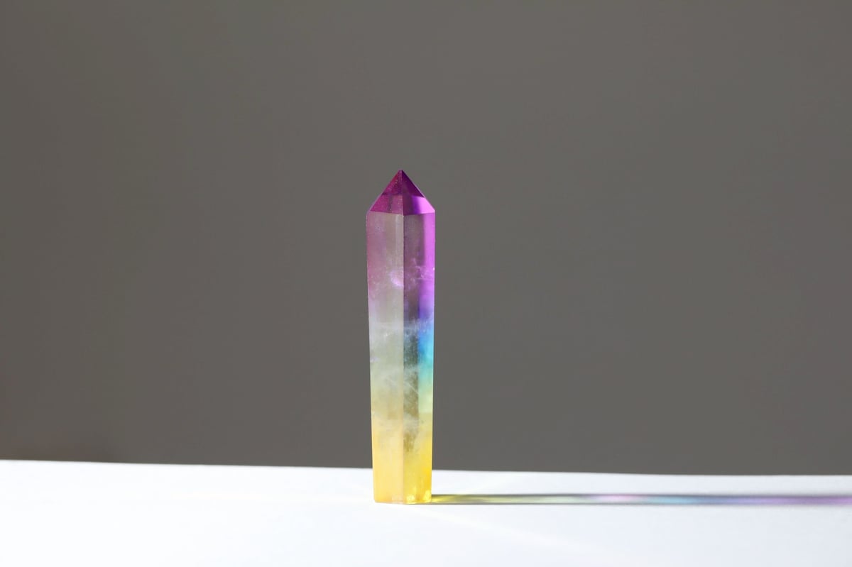 魔法をかけて】レインボーオーラクォーツ ポイント | Y.S.Y24