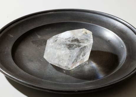 【光の創造主】虹入り クリアクォーツ フリーフォーム