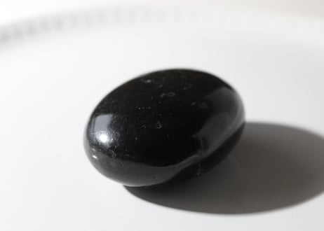 【体へ愛をこめて】ブラックトルマリン 握り石