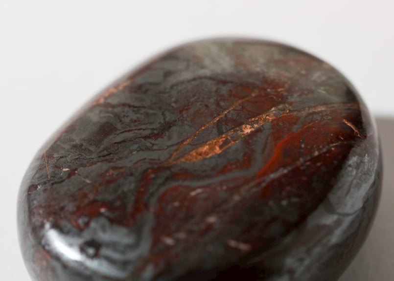 貢献できる自分に】レッドジャスパーヘマタイト 握り石 | Y.S.Y24