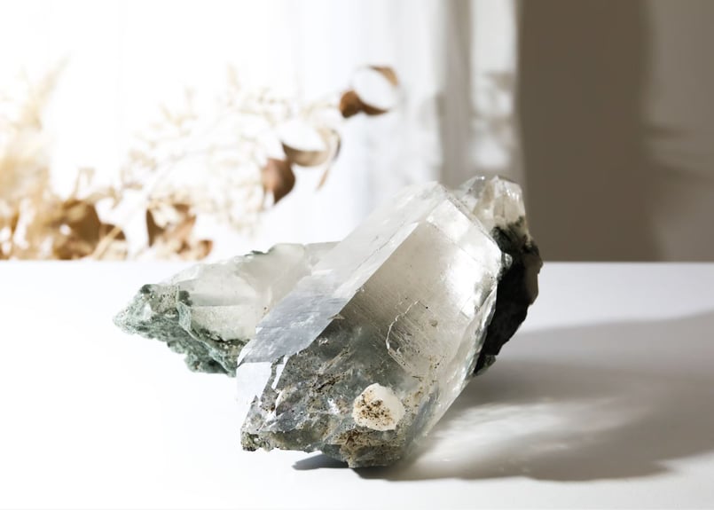 A ガネッシュヒマール産水晶 ガネーシュヒマール クローライト