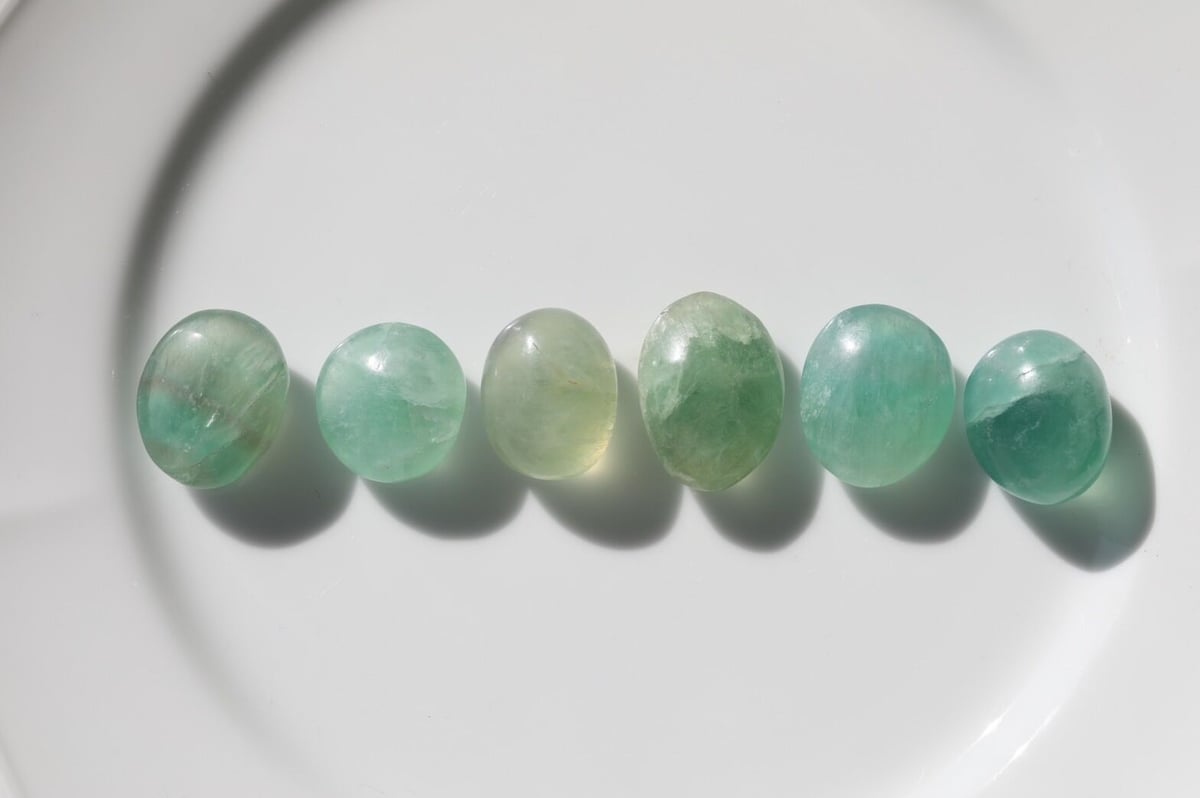 専用です♡新作 タンザナイトカラー フローライト ふんわりグリーンアクアマリン ブルーカラーストーン アクアマリン/ タンザナイト/レインボームーン