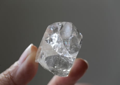 【太陽の宝石】虹入り クリアトパーズ