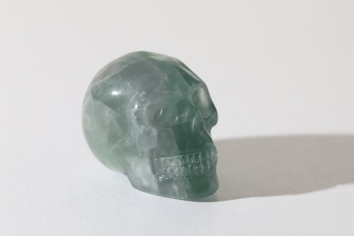 知恵者となる】レインボーフローライト スカル | Y.S.Y24