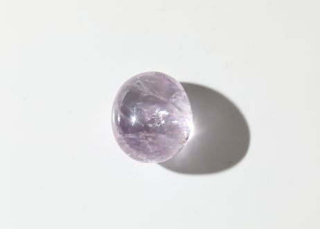 【小さな宇宙】ハイクオリティ 虹入りアメジスト タンブル