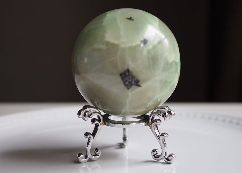 強シラー　高品質　グリーンムーンストーン　ガーニエライト　スフィア ガーニエライト(グリーンムーンストーン)のスフィア Garnierite