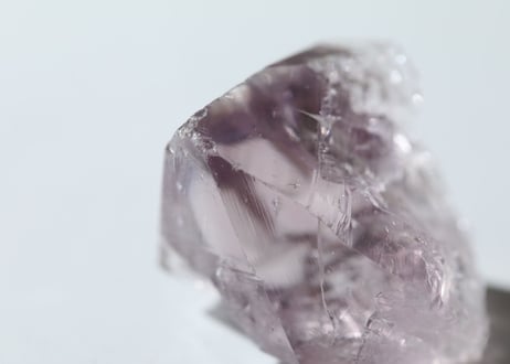 【水のように】ハイクオリティ 虹入りアメジスト 原石ポイント