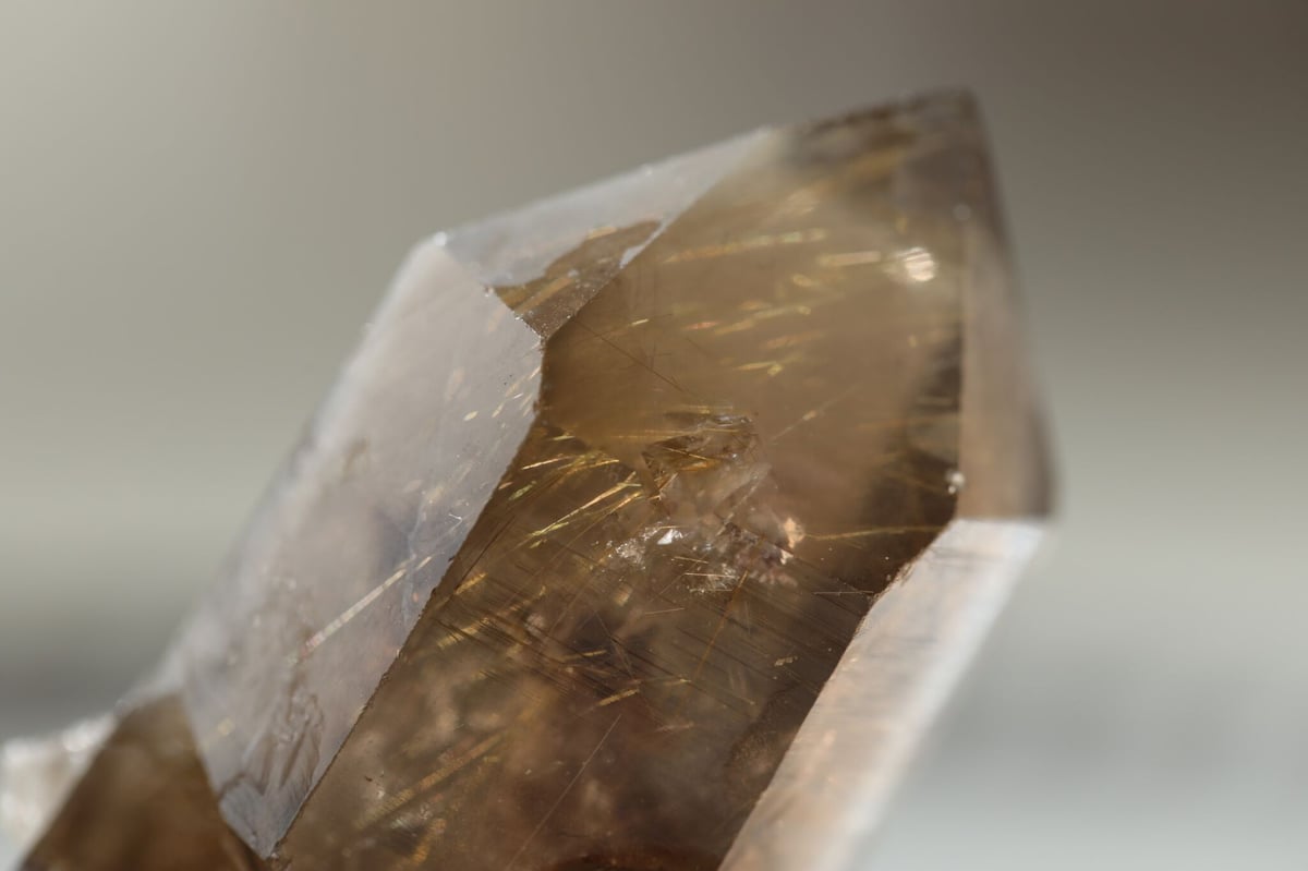 必要な石】スモーキー ゴールドルチル ガーデンクォーツ ポイント