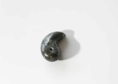 【カルマ解放のシッティ入り】ガネッシュヒマール産 水晶 勾玉