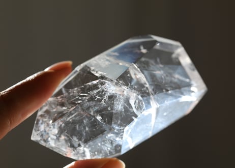 【叡智の結晶】虹入り レムリアンクォーツ 磨き