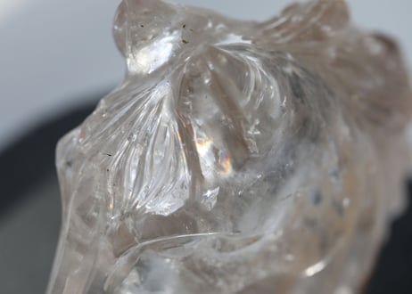 ミナスジェライス州産 虹入り クリアクォーツ 馬