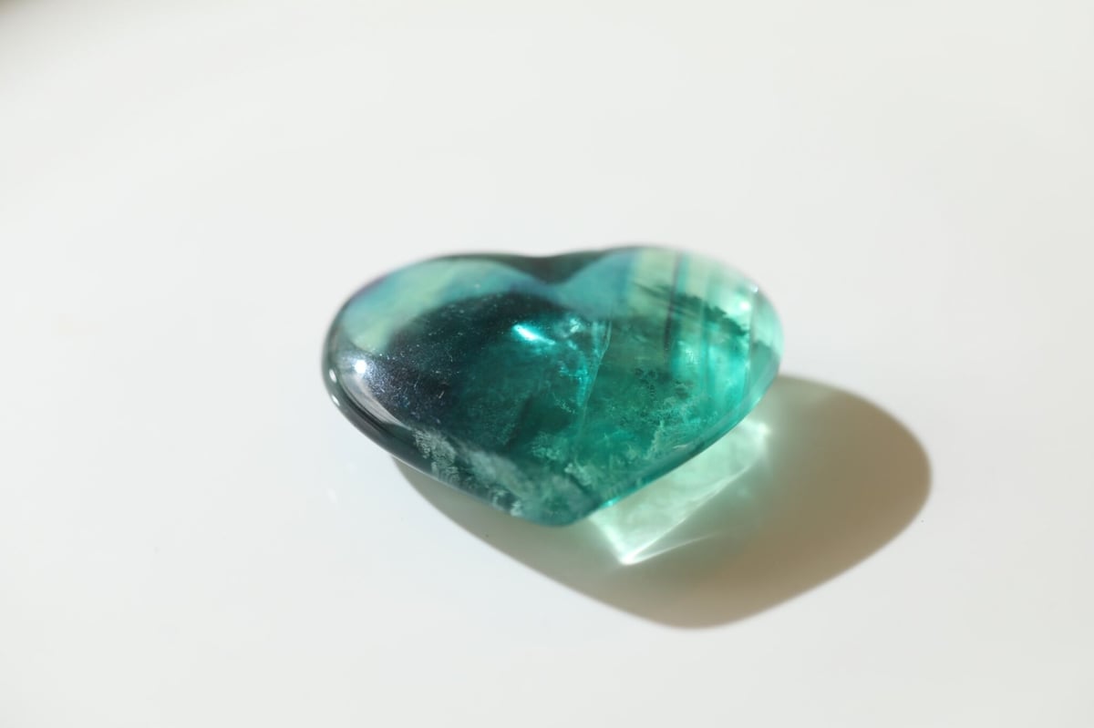 Hawaii】虹入りフローライト ハート | Y.S.Y24