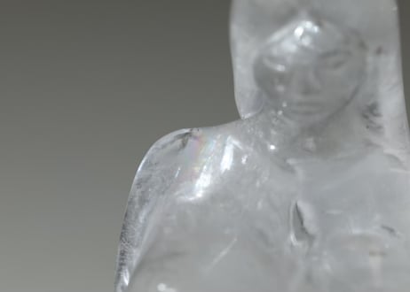 大技封入❣️【先祖供養/空海】レアンドロ・ソウザ作  虹入りクリアクォーツの妊婦の女神 渦巻台付き ※イベントクーポン使用不可