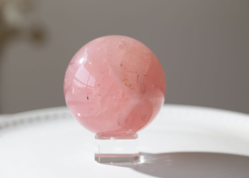 ハートをあたためる】濃いローズクォーツ スフィア | Y.S.Y24