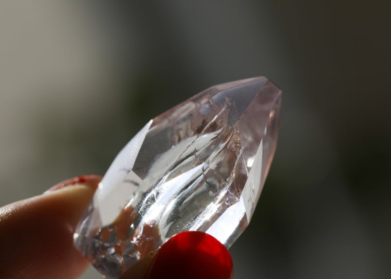 希望のかけら】虹入り ラベンダーアメジスト フリーフォーム | Y.S.Y24