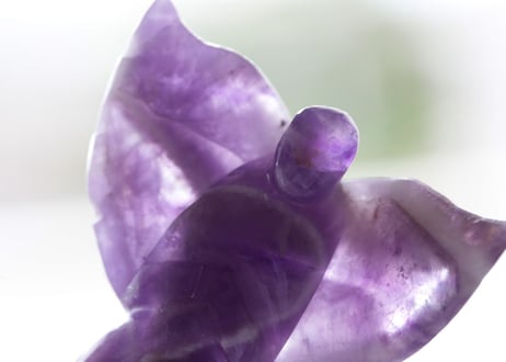 【こっちにおいで】アメジストの羽を広げた天使
