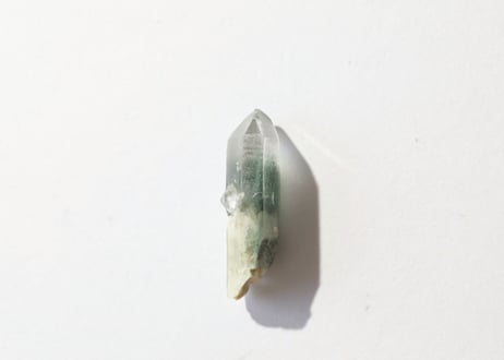 【命の繋がり】ミナスジェライス州産 グリーンファントムクォーツ ポイント