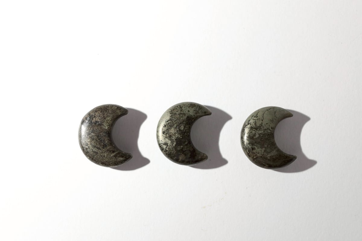 明るい未来へ】パイライト 月 | Y.S.Y24