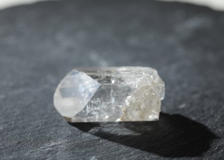 【生まれ変わる】虹入り クリアトパーズ