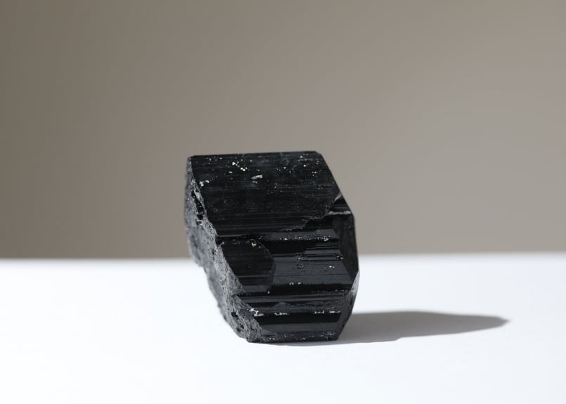 トルマリン原石　黒　W350×H400 ブラックトルマリン原石 [011302-0630] : 天然石、宝石ルース(裸石